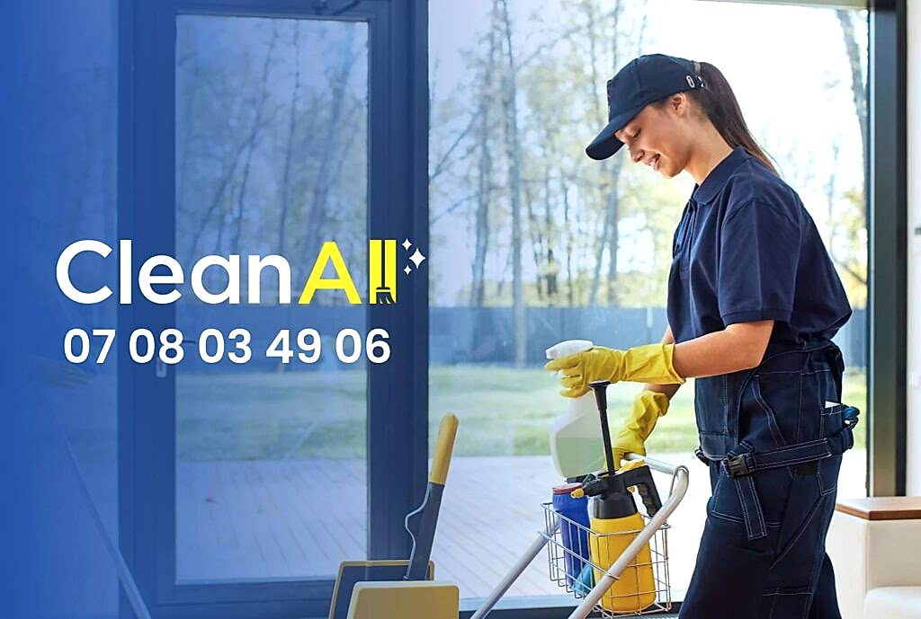Nettoyage à domicile Tanger - Un professionnel effectuant un nettoyage écologique d'intérieur dans une maison à Tanger.